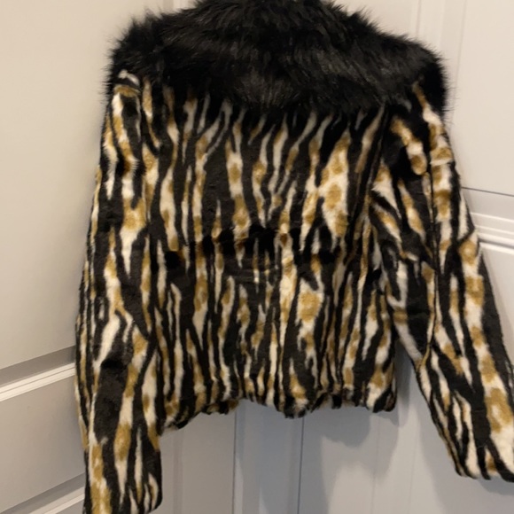 Faux Fur Jacket - Picture 2 of 3